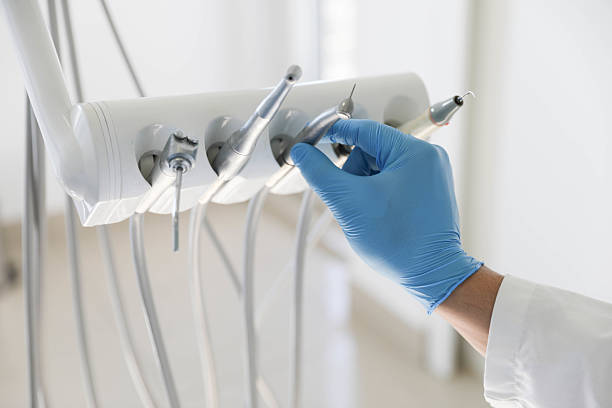 Professional Emergency Dentist technician working in Austin, AR